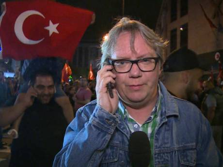 Honderd journalisten demonstreren tegen gijzeling NOS-journalist: ‘Dit is onacceptabel’