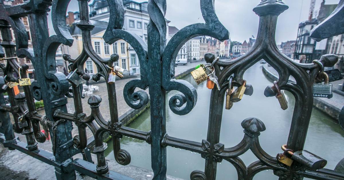 Liefdesslotjes moeten weg | Gent