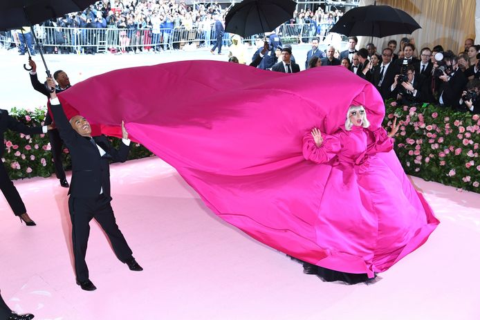 Zangeres Lady Gaga op de rode loper van het MET Gala 2019.