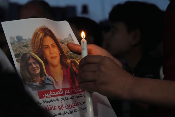 De Al Jazeera-journaliste Shireen Abu Akleh werd gisteren doodgeschoten op de Westelijke Jordaanoever.