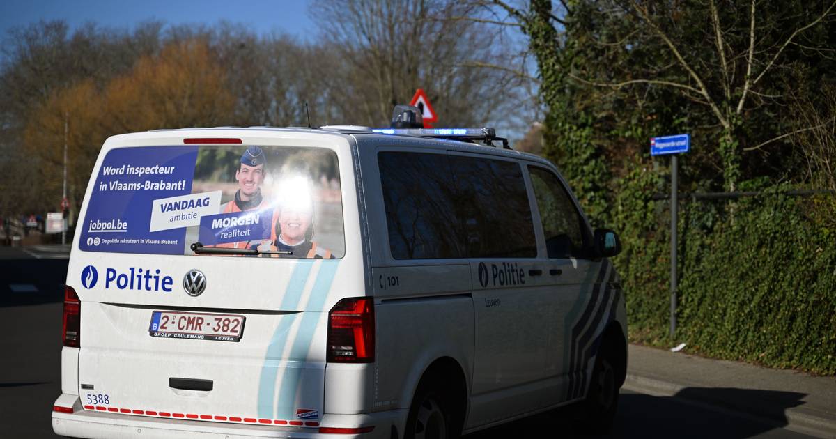 21jarige fietsster naar het ziekenhuis gebracht nadat ze tegen