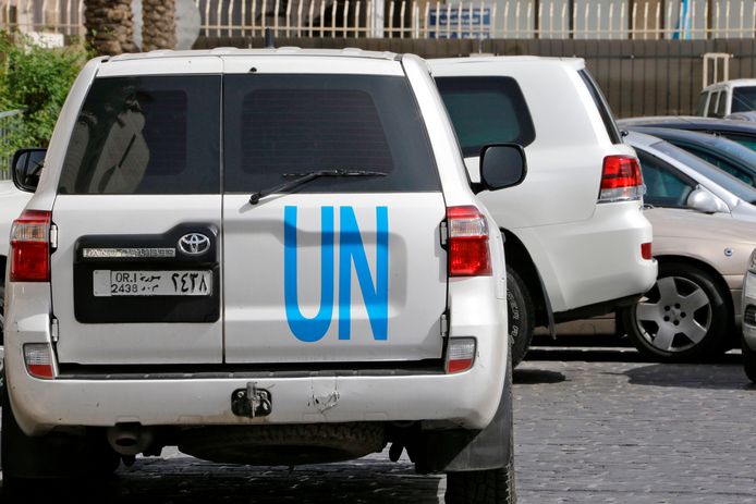 VN-voertuigen voor het hotel waar de OPCW-experts verblijven in Damascus.