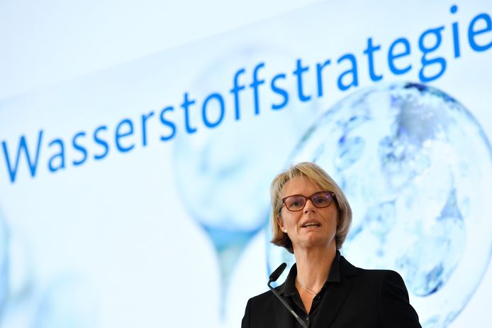 De Duitse minister van Wetenschappelijk onderzoek Anja Karliczek tijdens de persconferentie waarin de nieuwe strategie werd voorgesteld.