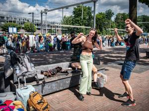 Festivalgangers Down the Rabbit Hole pendelen niet meer vanuit Wijchen, maar Nijmegen: ‘Scheelt bezoeker tijd en geld’