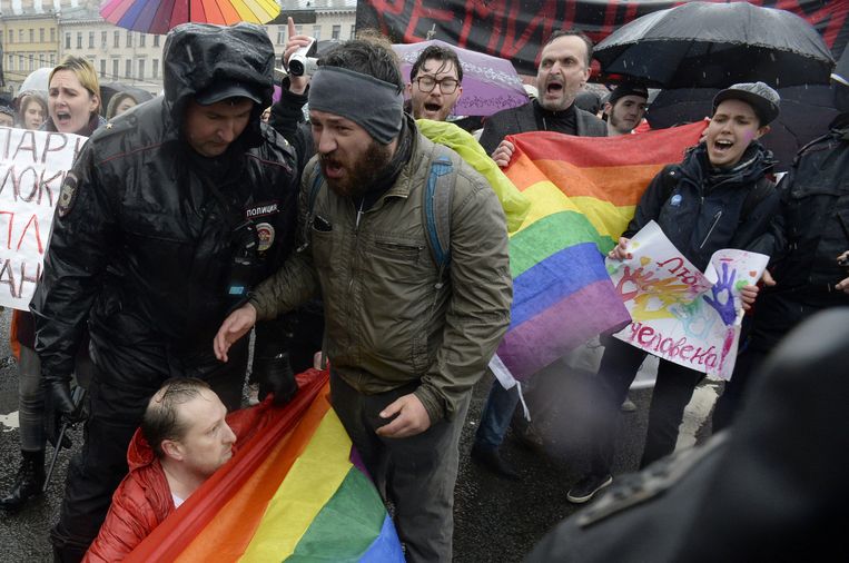 Russische lhbti-activisten op een 1 mei-viering in Sint-Petersburg, 2018.  Beeld Olga Maltseva / ANP / AFP