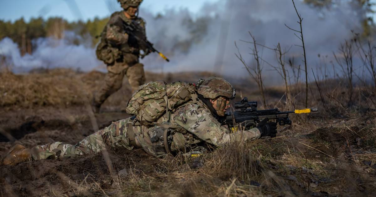 Великобритания отправляет 20 000 солдат для участия в крупнейших учениях НАТО со времен окончания холодной войны.  снаружи