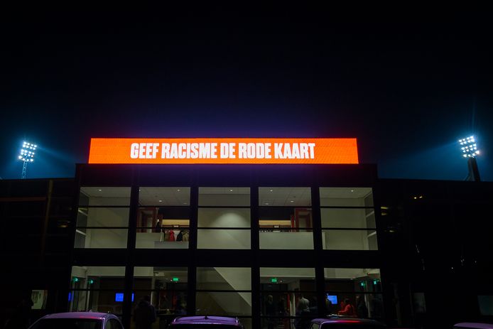 Een duidelijke boodschap bij het stadion van Excelsior.