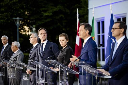 Prime Minister Krisjanis Karins of Latvia, Prime Minister Antonio Costa of Portugal, NATO Secretary General Jens Stoltenberg, Prime Minister Mark Rutte, Prime Minister Mette Frederiksen of Denmark, Prime Minister Alexander De Croo of Belgium and Prime Minister Mateusz Morawiecki of Poland last night during a press conference at the Catshuis after a meeting in preparation for the NATO summit in Madrid.