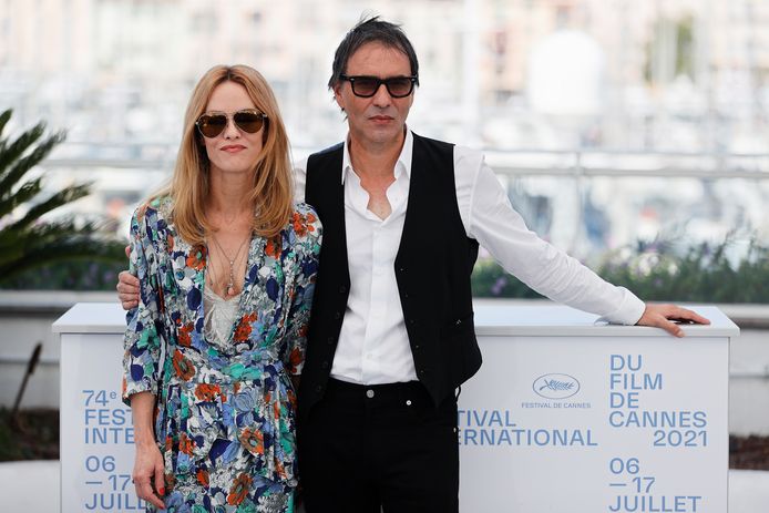 Samuel Benchetrit et son actrice et partenaire de vie, Vanessa Paradis pose
