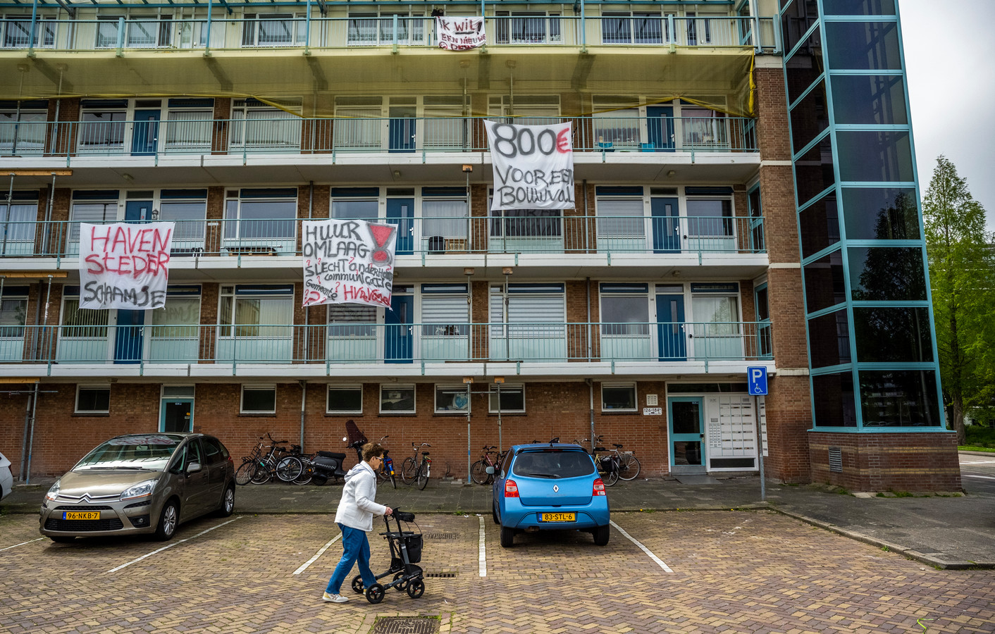 Op het eerste gezicht hebben de lakens wat vrolijks, maar de boodschap