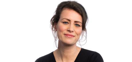 Zie Willem Engel daar staan, die zelfingenomen dansleraar: het was feest!
