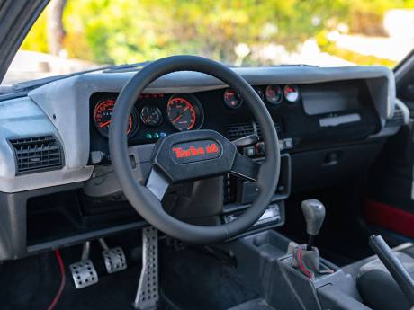 Deze iconische Peugeot 205 bracht meer op dan een nieuwe Porsche