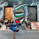 Breakdancen om de oorlog even te vergeten