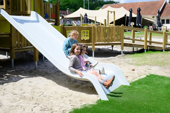 Nieuwe speeltuin in Boomse park valt meteen in de smaak | Boom | hln.be