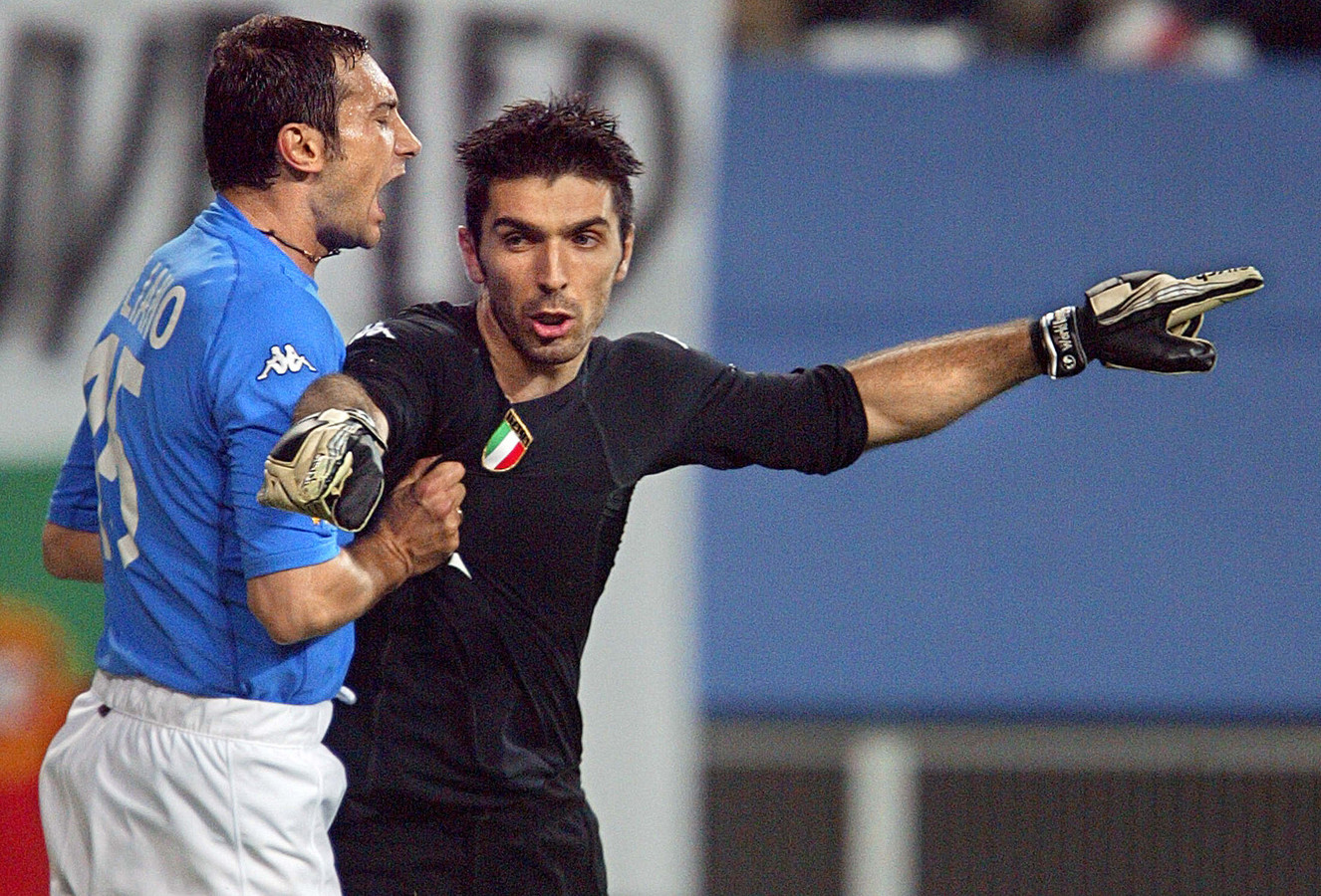 Buffon staat 20 jaar na debuut op kruispunt: afscheid of terug naar ...
