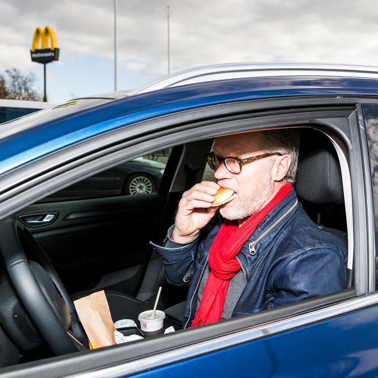 Een pitstop bij MacDonalds Beeld Jiri Buller 