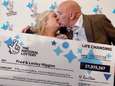 Fred en Lesley winnen 65 miljoen met EuroMillions, kassier verscheurt echter per ongeluk hun biljet