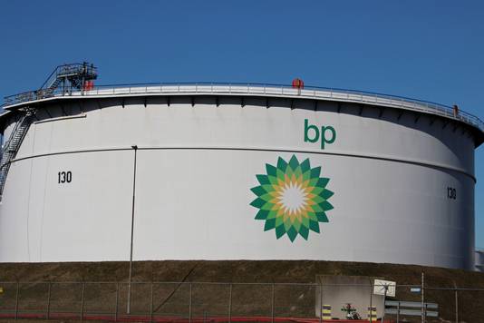 Olie-opslagtank van BP in de Rotterdamse haven