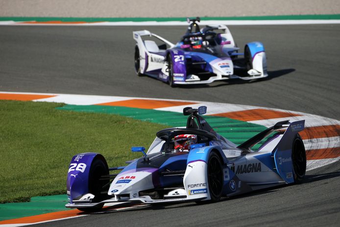 De BMW iFE21 tijdens een Formule E-race in Valencia eerder dit jaar
