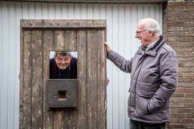 Oude cachotdeur weer ‘thuis’ in het Schepenhuis: ‘Echt bijzonder dat dit na zoveel tijd weer boven w