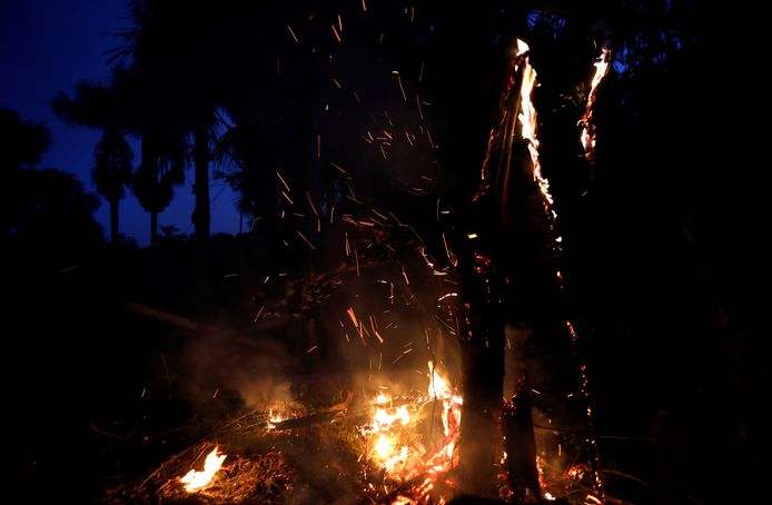Een brandhaard in de buurt van Iranduba, Brazilië.