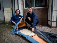 Deventer beddenfabrikant Auping maakt matras voor daklozen en zo ziet dat eruit