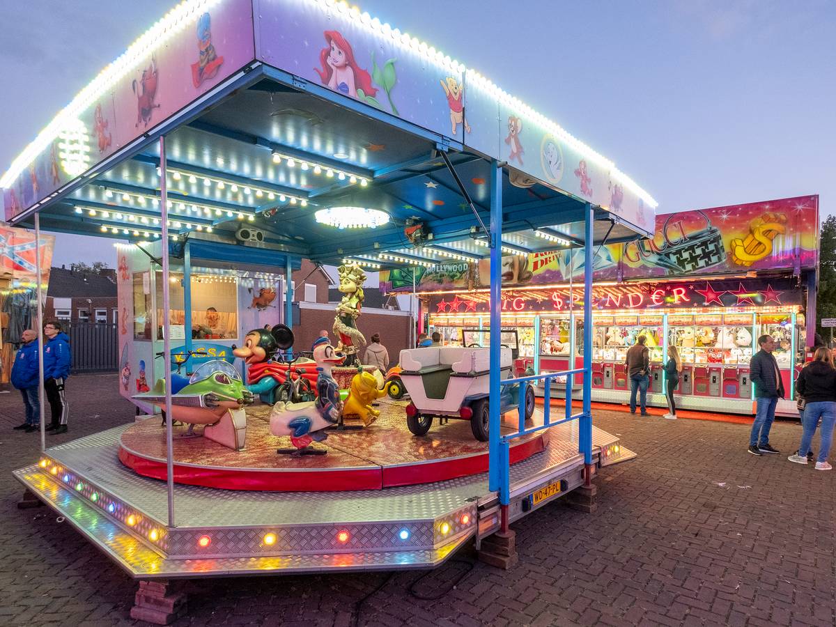 Houdt Ottersum toch een kermis? Zeven inwoners en een kermisexploitant gaan  ervoor | Gennep | gelderlander.nl