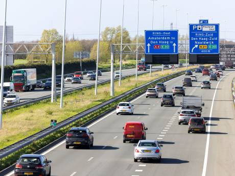 Verbreding drukste snelweg van Nederland laat steeds langer op zich wachten: ‘Beter investeren in ov’