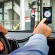 Mannen rijden harder en verdienen daardoor meer bij Uber