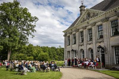 Klassiek optreden Britten Jeugd Strijkorkest in fraaie omgeving Singraven in Denekamp