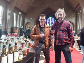 Gunter en Christophe organiseren derde Lievegems whiskyfestival: “Hoe meer soorten je leert kennen, hoe meer je beseft dat je er niets van kent”