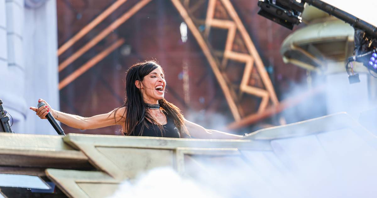 B Jones è il primo dj di lingua spagnola sul palco principale di Tomorrowland: “Orgogliosa che io, come donna, ho avuto questo onore” |  estate festiva