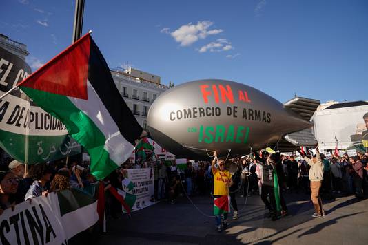 上周西班牙发生了声援加沙巴勒斯坦人的抗议活动。 