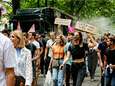 ‘Duizenden mensen’ demonstreren in feestelijke stoet tegen festivalverbod: ‘Het is nu onze tijd’