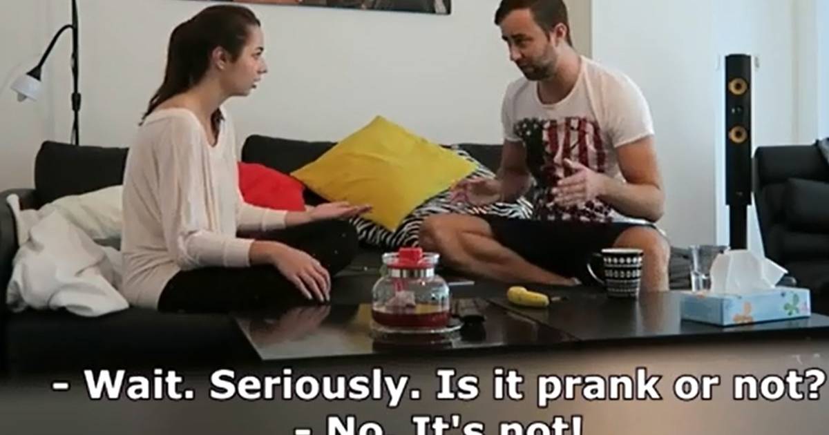 Vrouw doet alsof ze zwanger is, maar dit zag ze niet