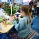 Geen kerstverhaal in de kerk, maar wel een blok steekschuim en takken in de klas