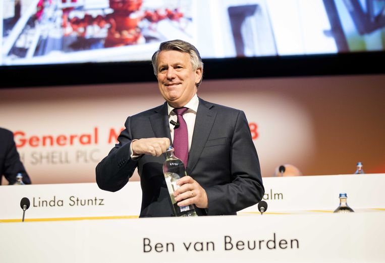 Ben van Beurden, CEO van Shell voor aanvang van de aandeelhoudersvergadering in het Circustheater in Scheveningen. Beeld ANP