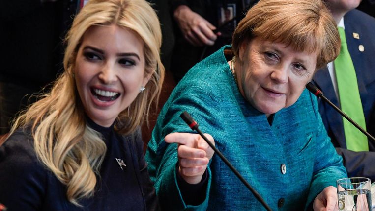 Ivanka Trump en Angela Merkel praten in vandaag in Berlijn over de positie van de vrouw. Beeld epa
