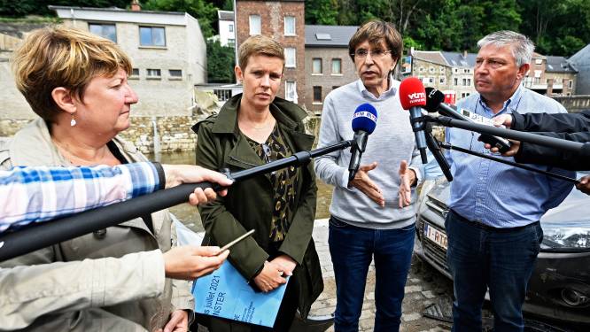 Di Rupo se rend pour la première fois à Pepinster et se fait interpeller par une habitante émue: “Je n'ai plus rien”