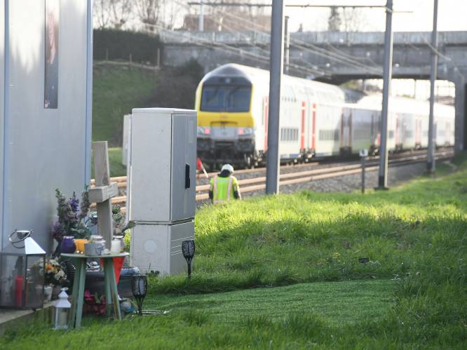 Spoorwegovergang Rozebeeksestraat enkele weken dicht voor vernieuwingswerken: “Binnenkort ook plaatsbezoek om veiligheid te verbeteren”