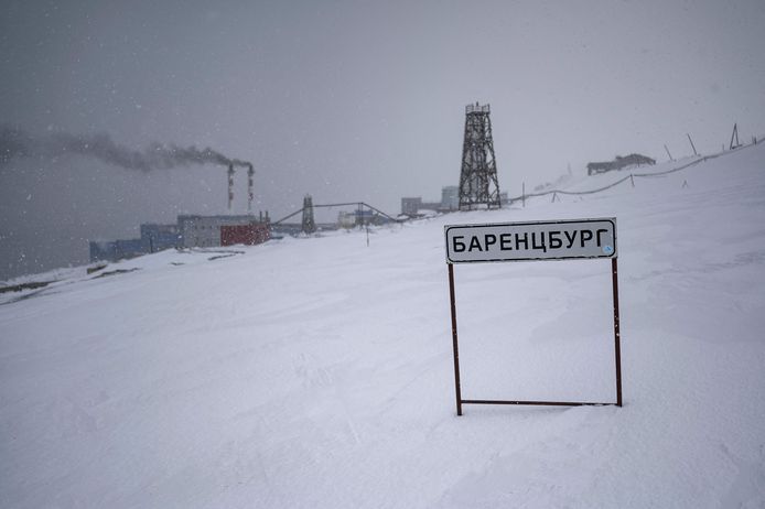 Verschillende mijnen in Spitsbergen, het meest noordelijke eiland van Noorwegen, zijn al gesloten en in 2023 zou normaal de laatste kolenmijn dichtgaan.