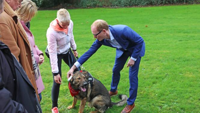 VIDEO. Minister Weyts lanceert chiplezer om baasjes van verloren dieren terug te vinden