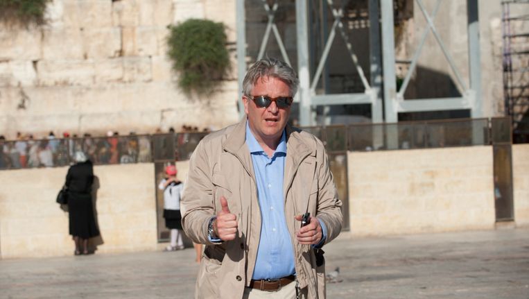 Prins Laurent bezoekt in Jeruzalem onder meer de Klaagmuur. Beeld BELGA