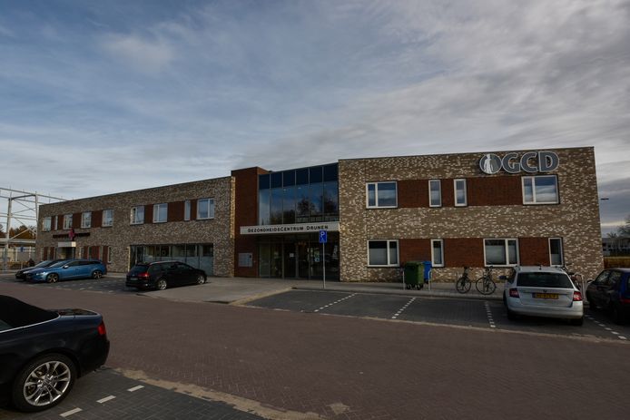 In Drunen staat al een gezondheidscentrum, met pal ernaast een vestiging van het Jeroen Bosch Ziekenhuis (JBZ). In Vlijmen zal die koppeling er in elk geval niet zijn. De komende tijd wordt de haalbaarheid van een gezondheidscentrum op De Grassen in Vlijmen onderzocht.