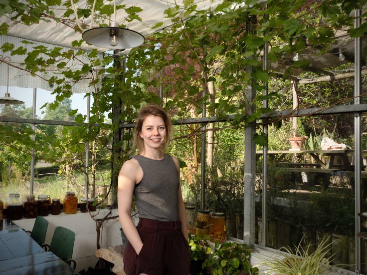 Estée Strooker voelt zich thuis tussen het groen in Arnhem: ‘Maar in Nijmegen wordt avontuurlijker gekookt’