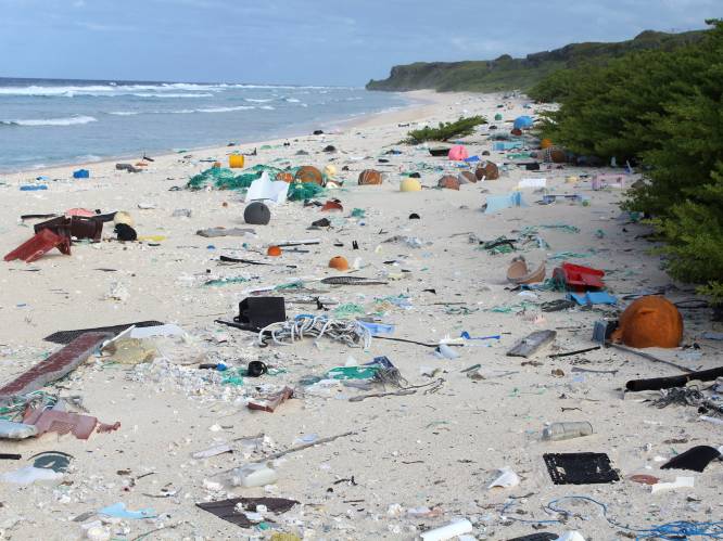 Op een onbewoond eiland: 38 miljoen stukken plastic