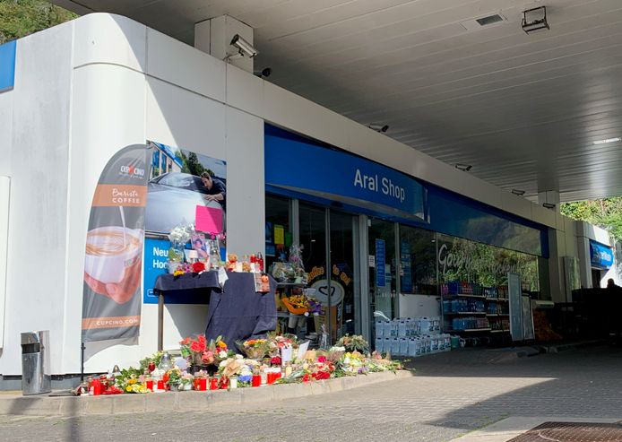 Archiefbeeld van september vorig jaar. Bloemen bij het tankstation in Idar-Oberstein.