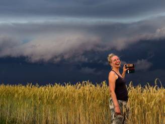 Jolien (37) jaagt al tien jaar op stormen: ‘Het is geen hobby zonder risico’s’