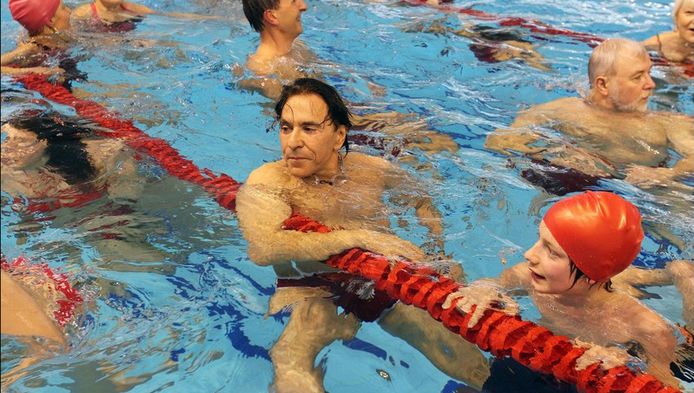 elio di rupo se jette a l eau a mons