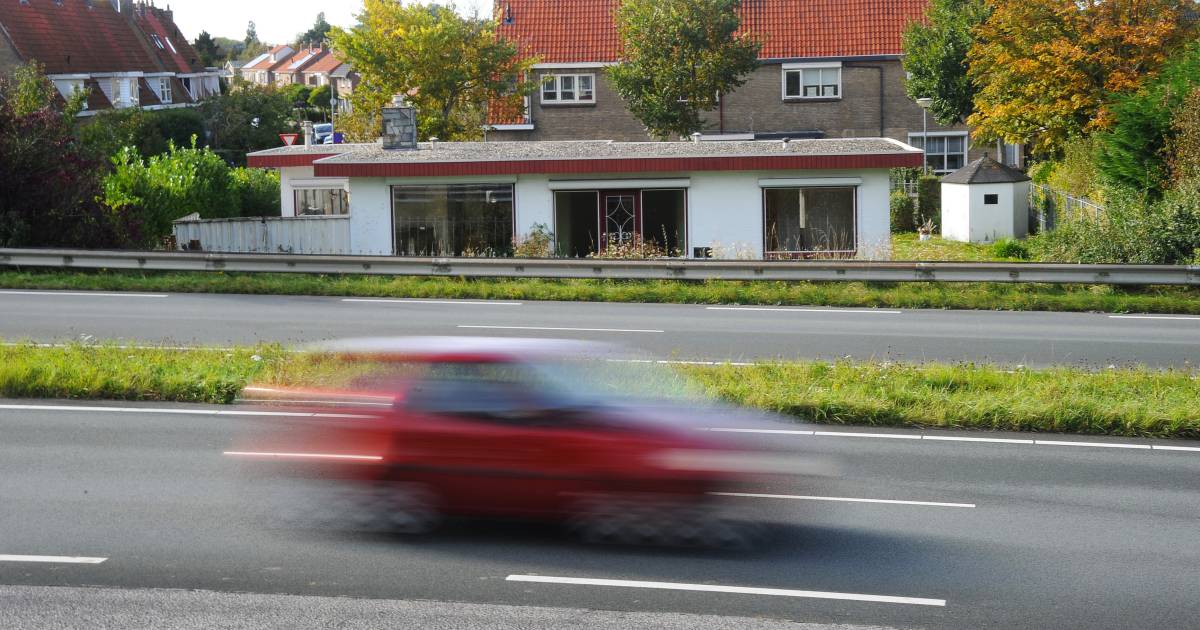 Ronkende motoren doen bewoners rond Nieuwe Vlissingseweg steeds schrikken: ‘Het is wachten tot er een ongeluk gebeurt’.